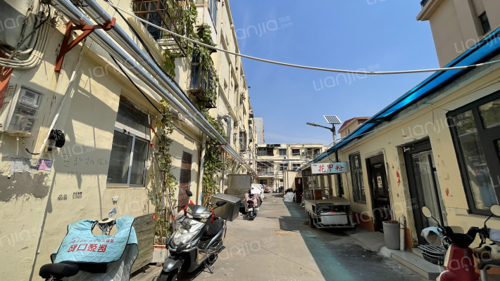 黎明街16号院外景图