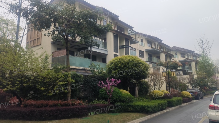 青城山居外景图