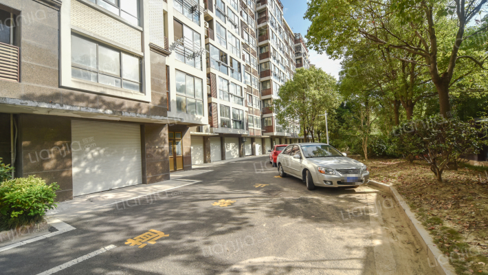 盐渎明城外景图