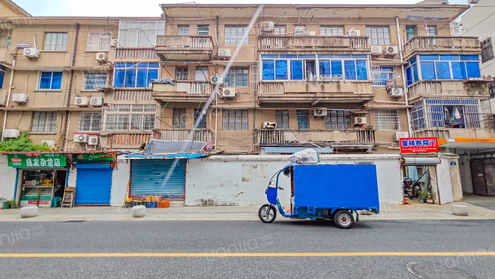 橡胶厂宿舍外景图