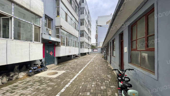 小店工商局宿舍外景图