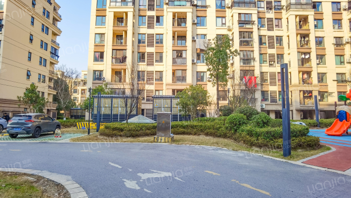 中南泓悦府外景图