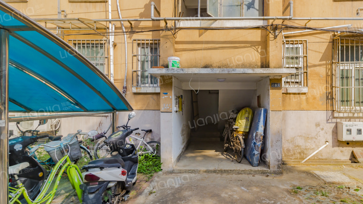 虎踞龙盘外景图