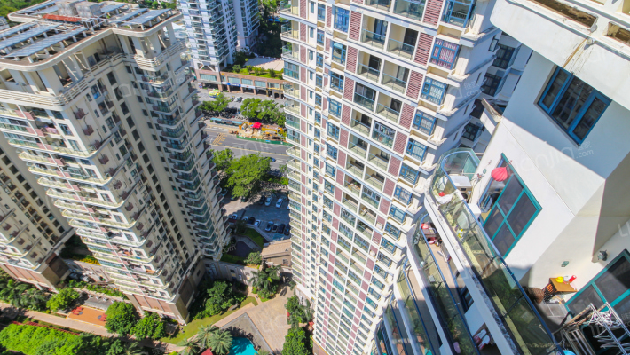 25度阳光外景图