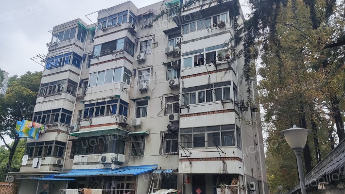 消防五中队宿舍外景图