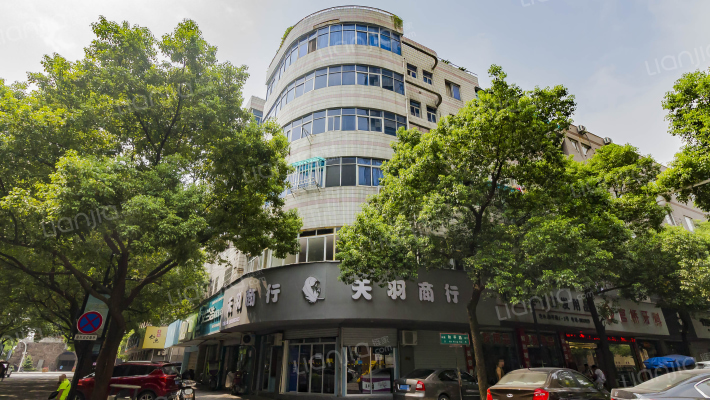 延安路13号住宅楼外景图