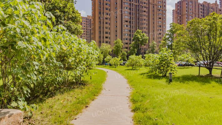 莉湖花园外景图