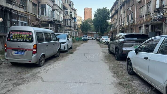 安装公司宿舍楼外景图