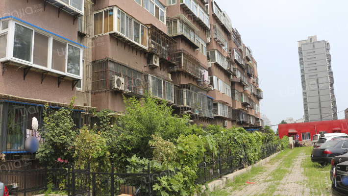 燕山里向阳楼外景图