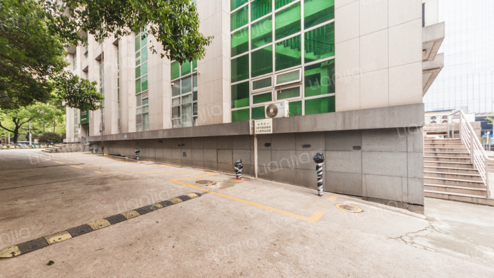 标志商务楼外景图