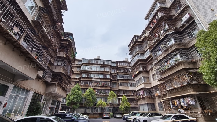 路政小区外景图