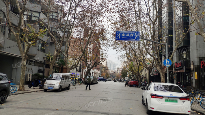 雁荡大厦外景图