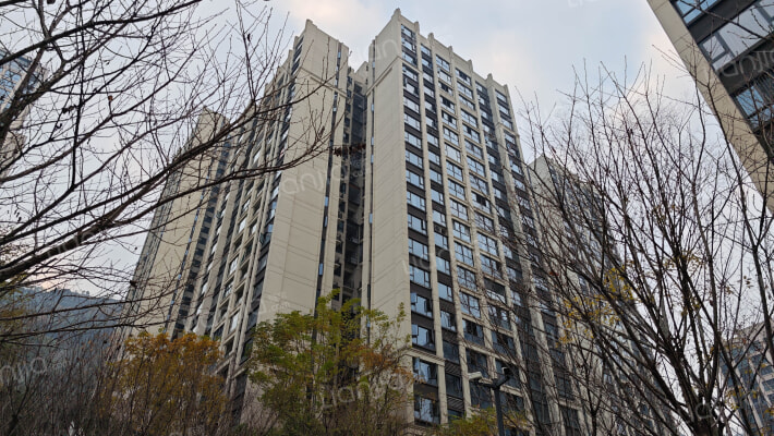 鸿鸥山屿城外景图