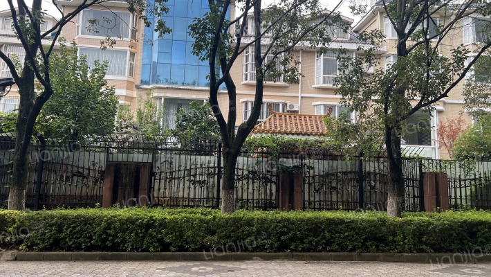 武警云南省边防总队住宅区外景图