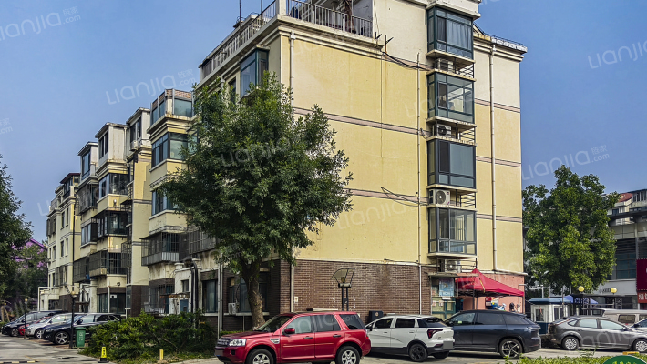 米兰世纪花园外景图