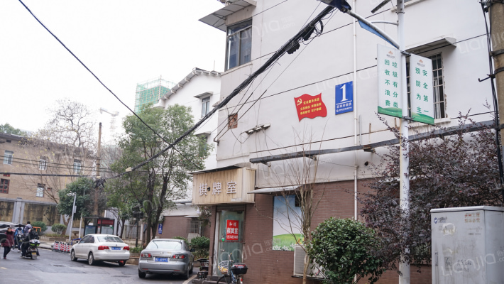 雨花区人民政府宿舍外景图