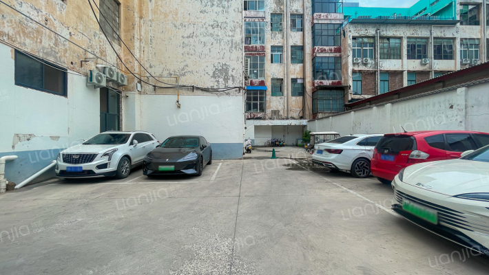 新越大厦外景图