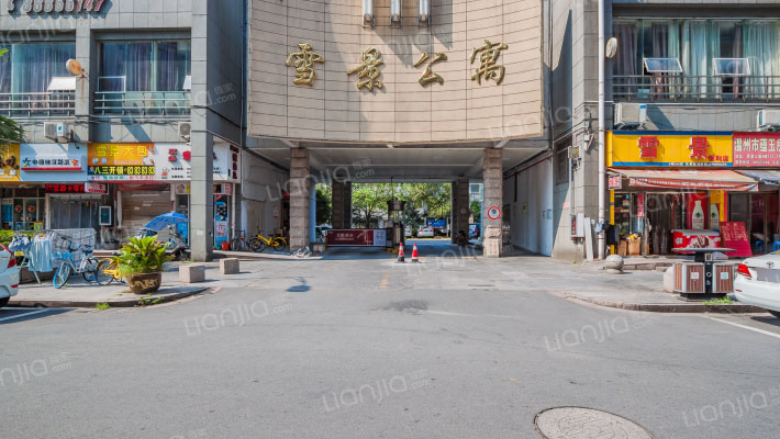 雪景公寓外景图