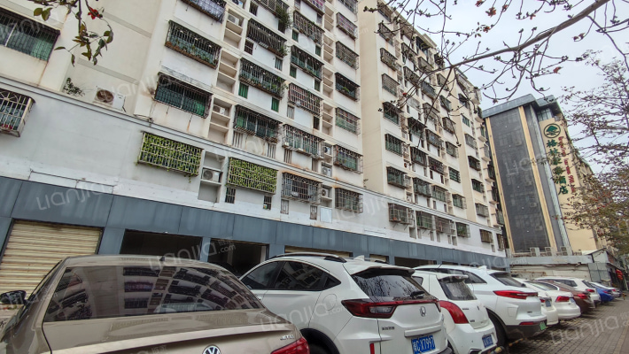 海南省体校宿舍外景图