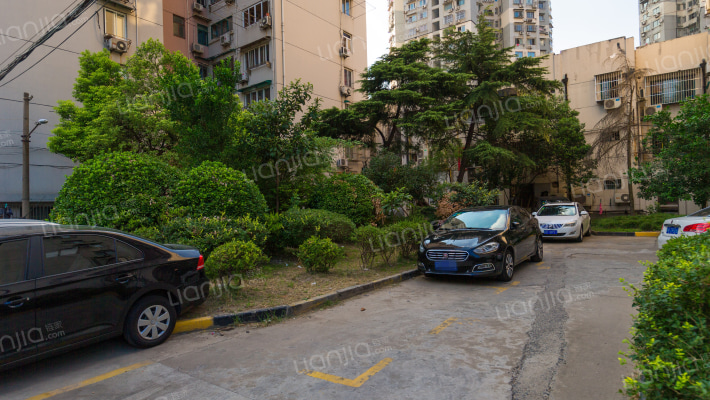 霍兰公寓外景图