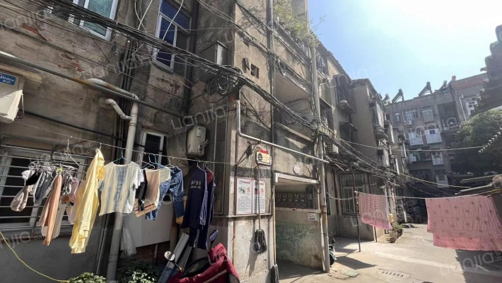 食品厂家属院外景图