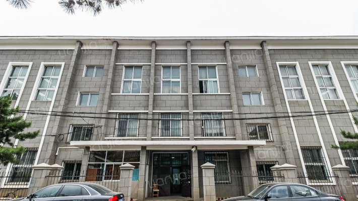 医大宿舍外景图