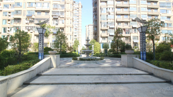 万水清华外景图