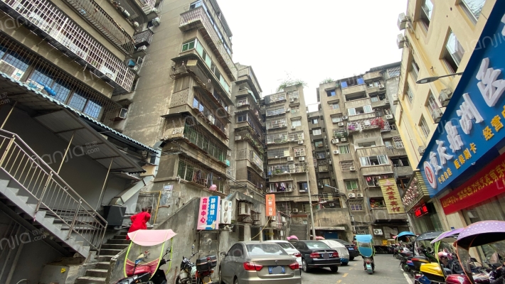 解危解困综合楼外景图