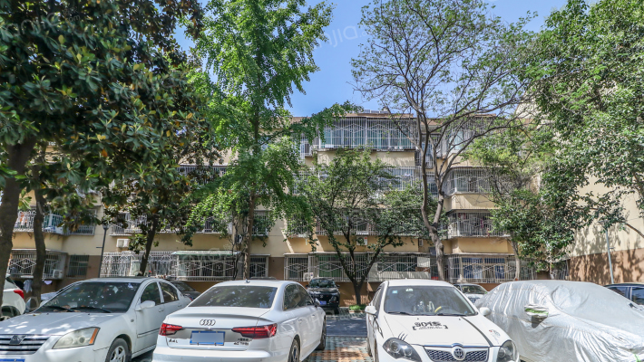 西郊公园家属院外景图