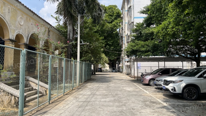 北海市第一中学宿舍楼外景图