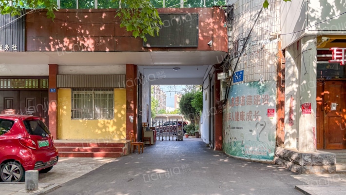 招生办公室家属院外景图