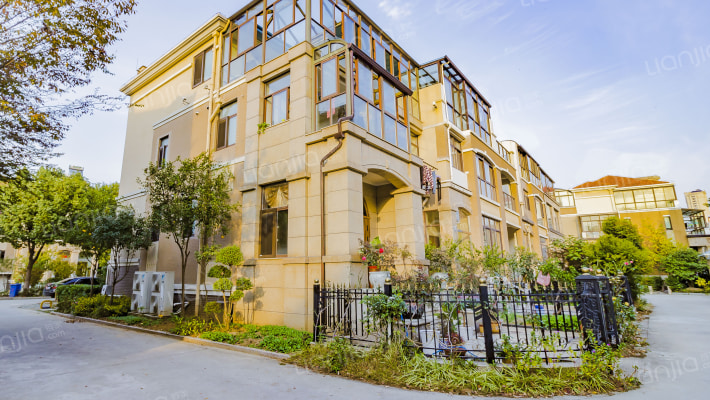 御湖枫景外景图