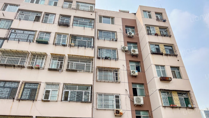 交运六宿舍外景图