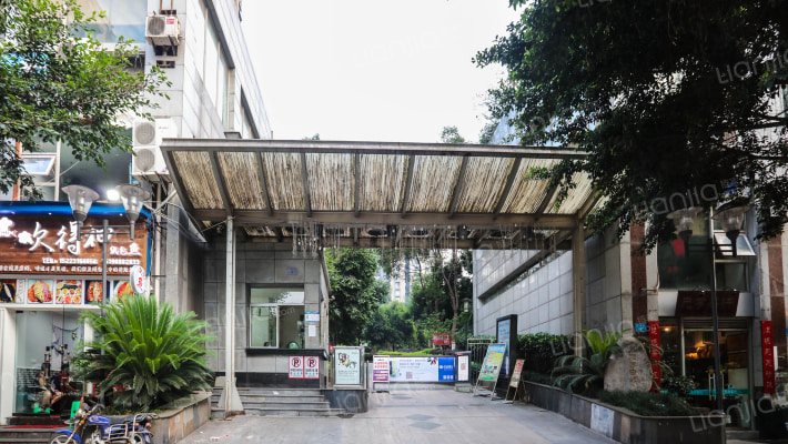 皇冠自由城外景图