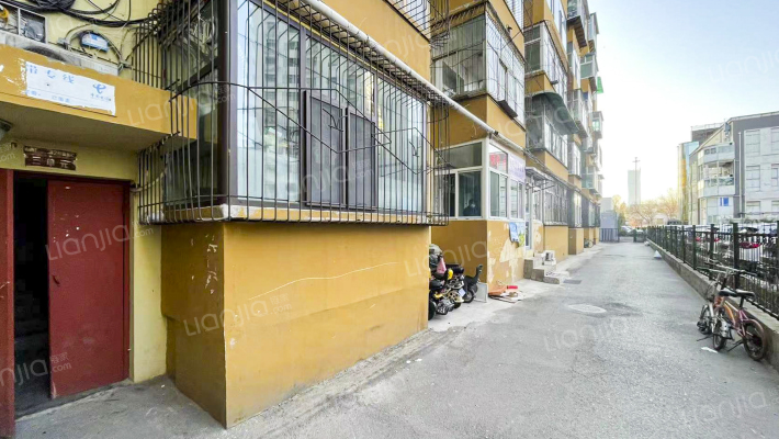 山西国际大厦宿舍外景图