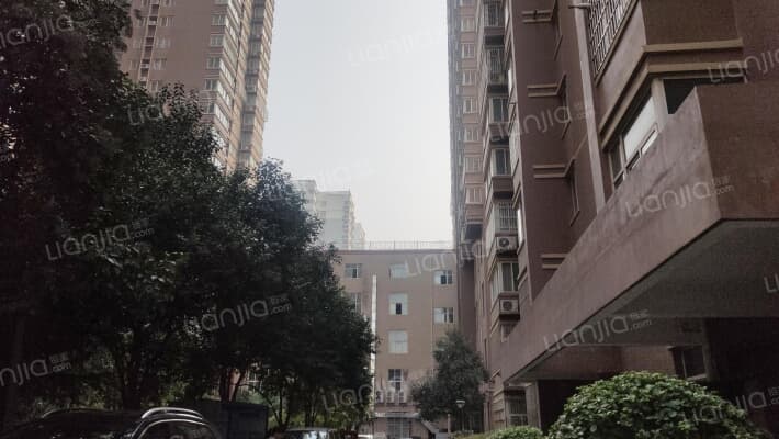 蓝天华庭外景图