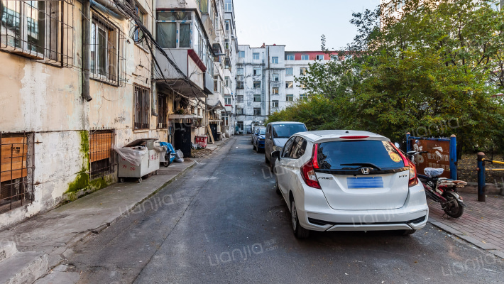 士课街(巴山街)外景图