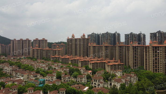 香堤绿茵温莎堡外景图