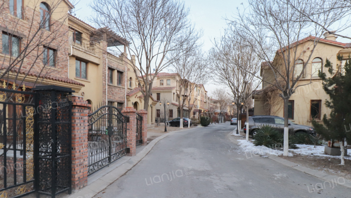 夏阳溪韵外景图