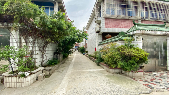 东风别墅外景图