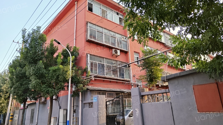 蓝天纺织宿舍外景图