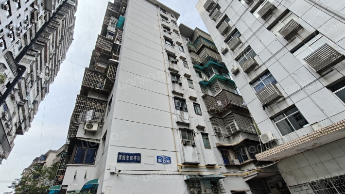 中南石油局宿舍外景图