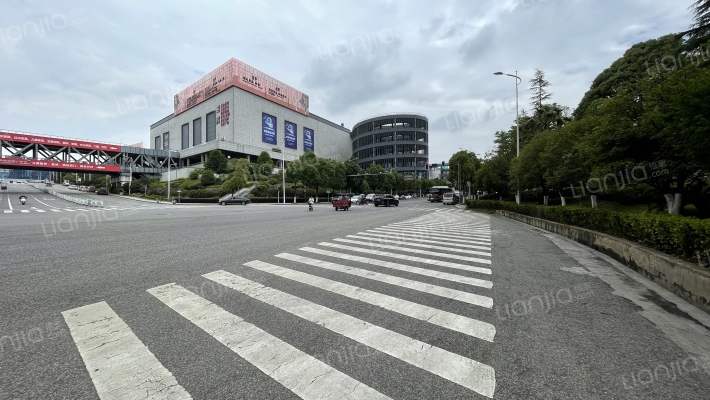 西南国际商贸城外景图