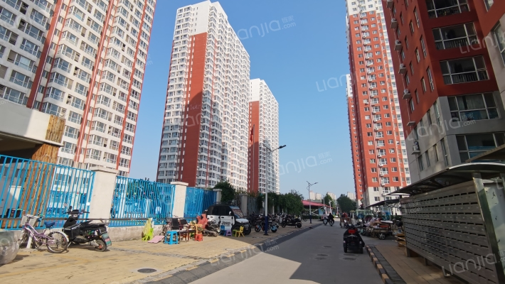 红河小区外景图