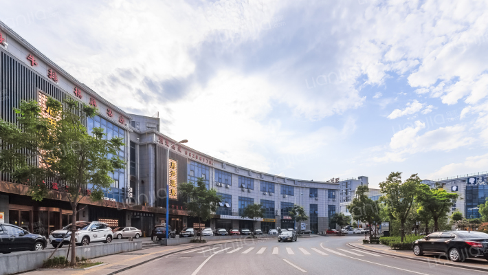 凯马悠尚生活广场外景图