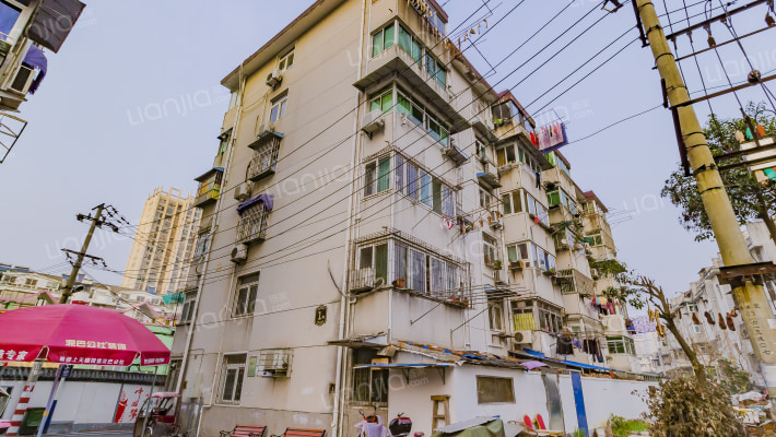 五金五厂宿舍外景图