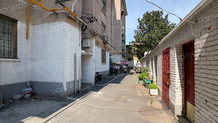 市物价所家属院外景图