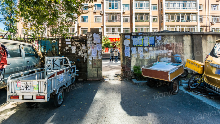 中医药大学家属楼外景图