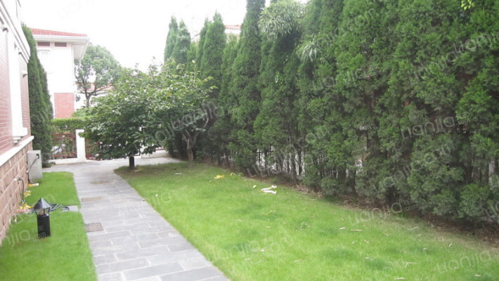 西郊华城外景图