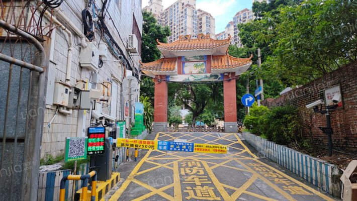 粮出宿舍外景图